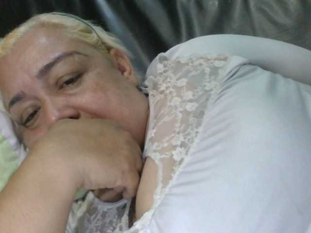 Capturas de pantalla de transmisión monalindagold