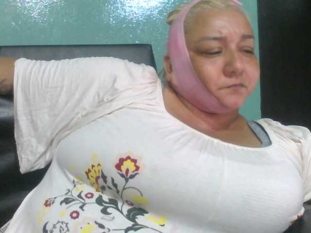 Capturas de pantalla de transmisión monalindagold