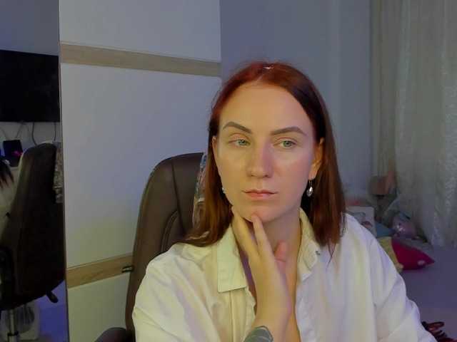 Capturas de pantalla de transmisión MonicaHoney