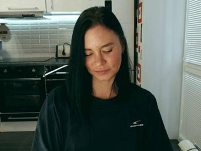 Capturas de pantalla de transmisión MsLatikaX