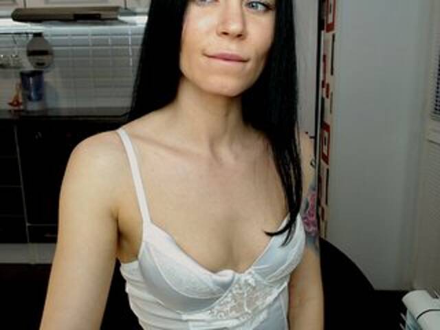 Capturas de pantalla de transmisión MsLatikaX