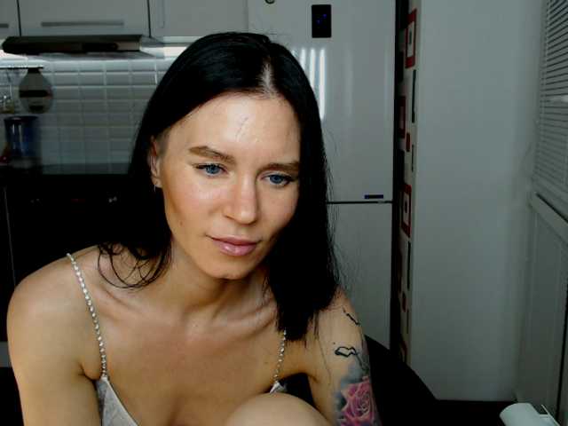 Capturas de pantalla de transmisión MsLatikaX