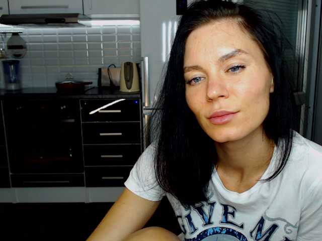 Capturas de pantalla de transmisión MsLatikaX