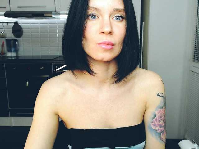 Capturas de pantalla de transmisión MsLatikaX