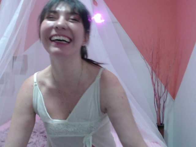 Fotos Natasha-Quinn Welcome to my room! I am new here and I would like you to accompany me and we have fun together, I hope! #New #Latina # Sexy♥