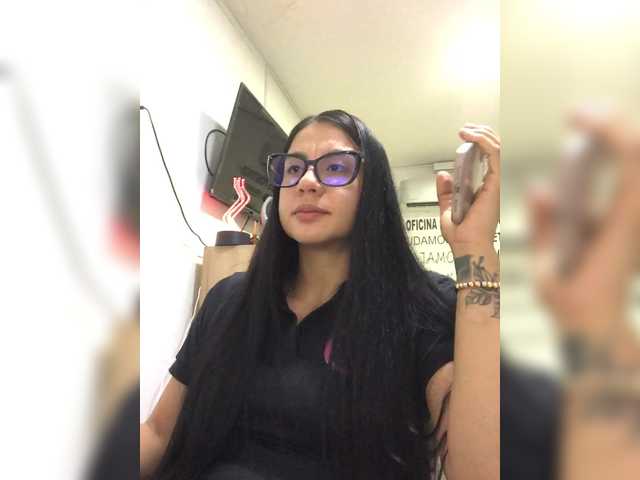 Capturas de pantalla de transmisión NatyArango