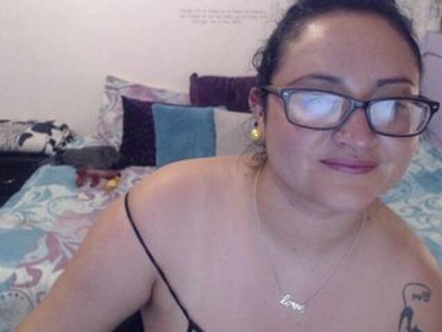 Capturas de pantalla de transmisión naugthy1