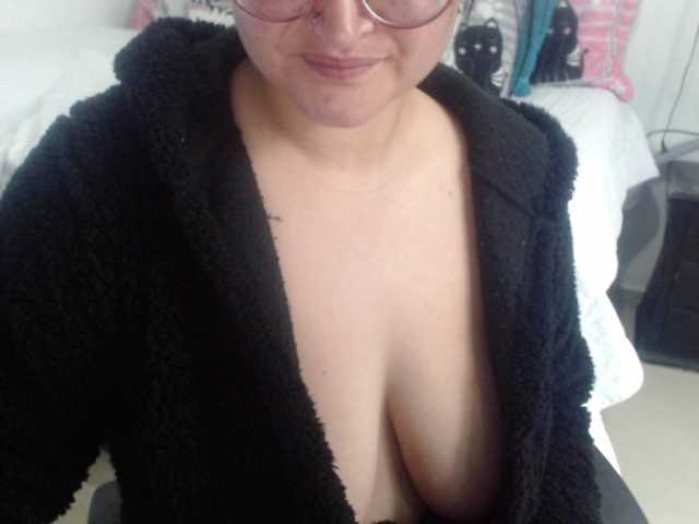 Capturas de pantalla de transmisión naugthy1