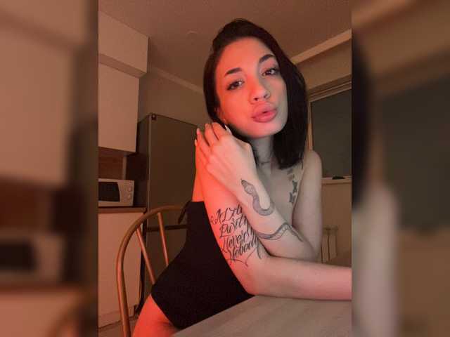 Capturas de pantalla de transmisión KiraCave