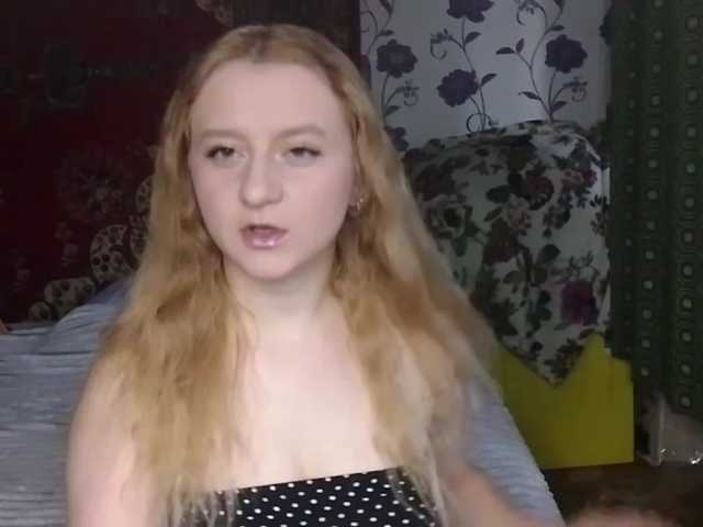 Capturas de pantalla de transmisión NicoleAniston19