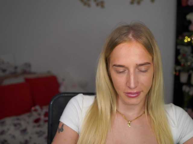 Capturas de pantalla de transmisión NicoletteShea01