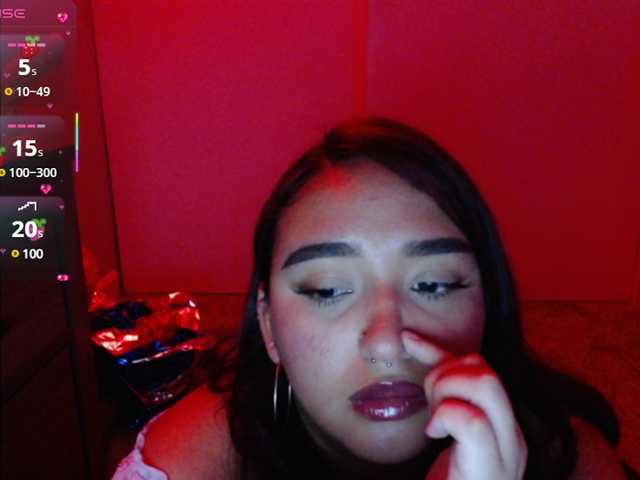 Capturas de pantalla de transmisión nikkigg003