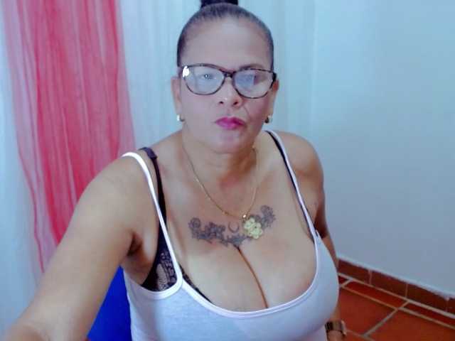 Capturas de pantalla de transmisión NinaXMilf