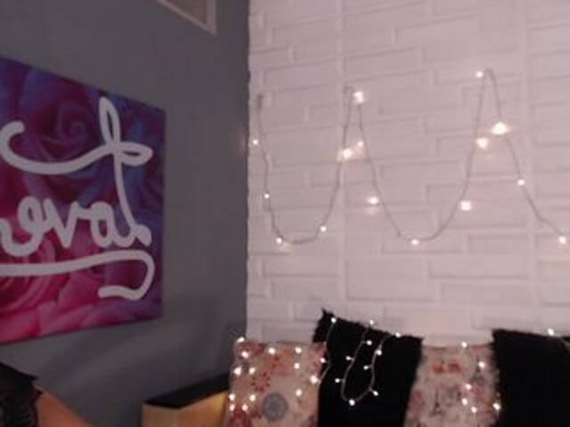 Capturas de pantalla de transmisión NinnaMonroe