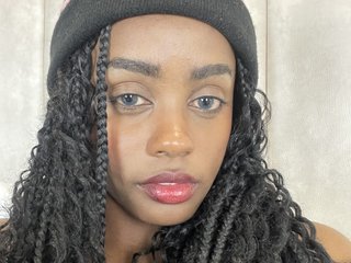 Chat de video erótico NymzieLoren