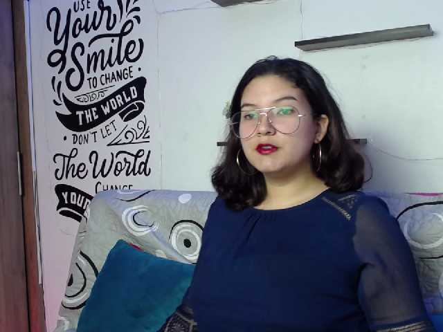 Capturas de pantalla de transmisión OliviaHill