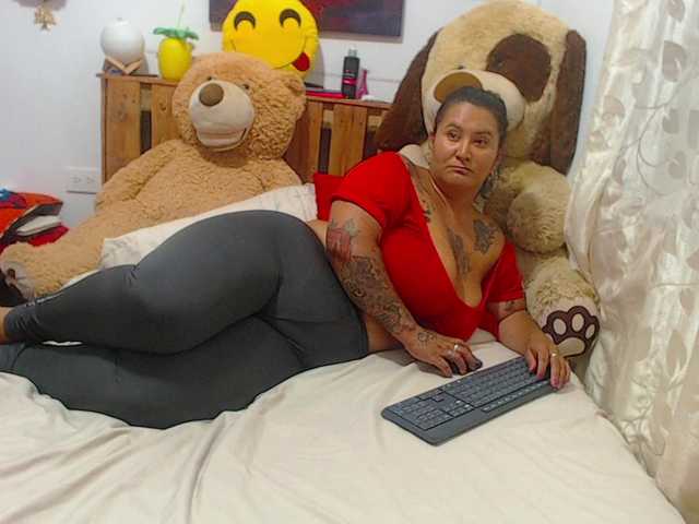 Capturas de pantalla de transmisión Pamelaruiizz