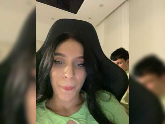 Capturas de pantalla de transmisión PARTYNEXTNEXT