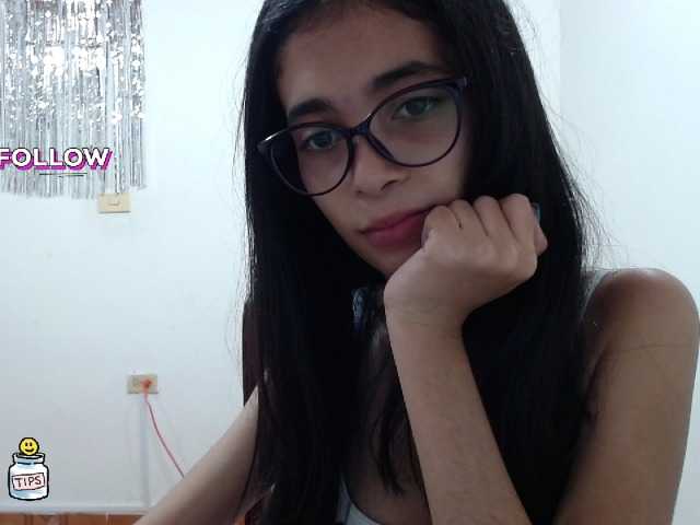 Fotos petit-linda18 Hi!!! I'M NEW! CUM PLAY WITH ME! #18 #young #smalltits #skinny #braces