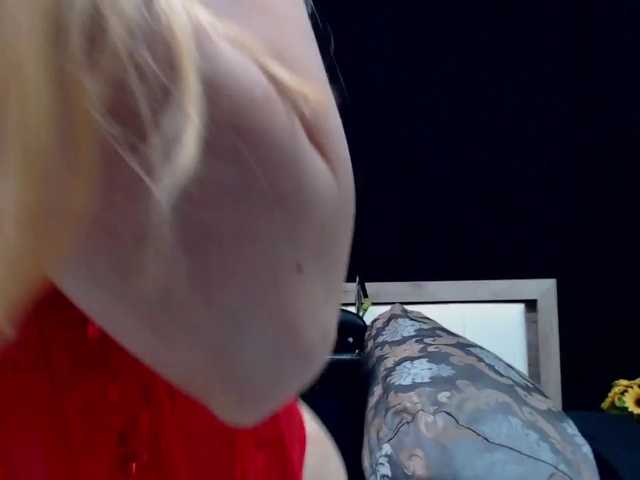 Capturas de pantalla de transmisión PonyyTails