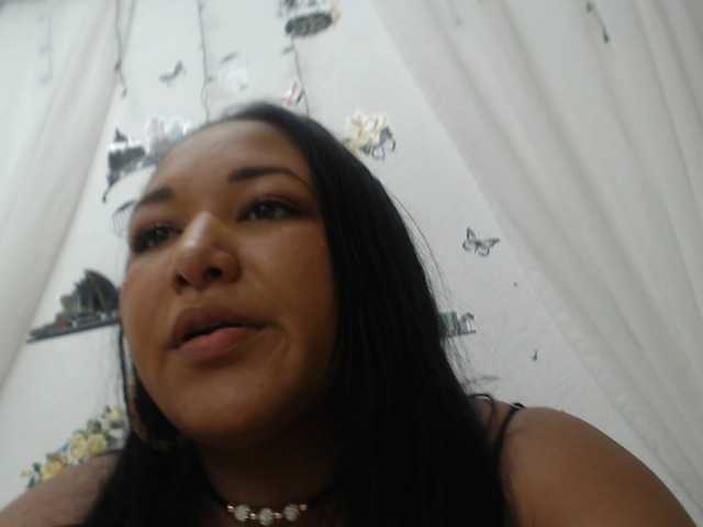 Capturas de pantalla de transmisión prettykarla