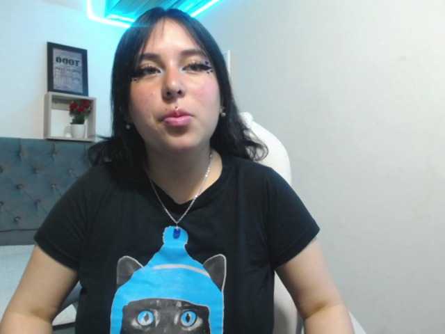 Capturas de pantalla de transmisión queen077