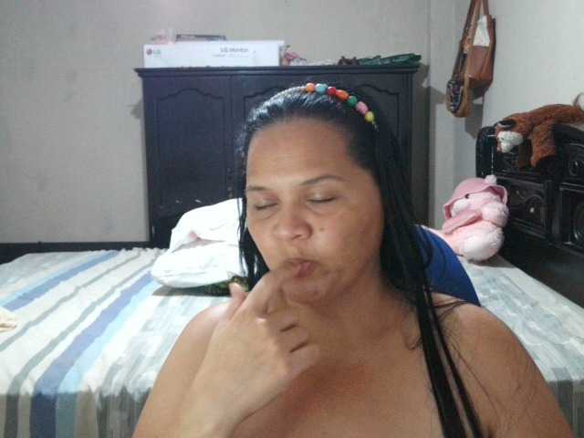 Capturas de pantalla de transmisión QueenNight