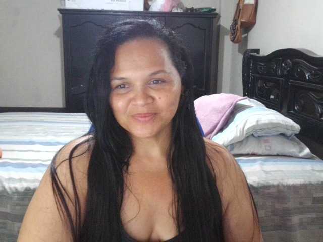 Capturas de pantalla de transmisión QueenNight