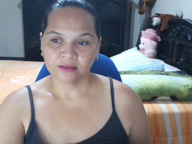 Capturas de pantalla de transmisión QueenNight