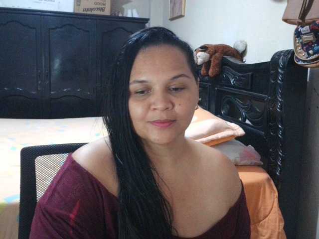 Capturas de pantalla de transmisión QueenNight