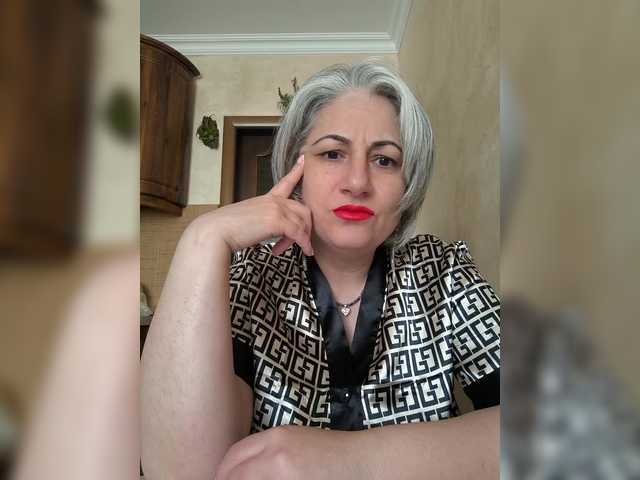 Capturas de pantalla de transmisión QueenSusana