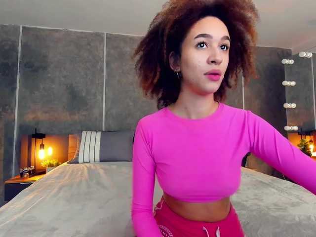 Capturas de pantalla de transmisión RaffaelaC