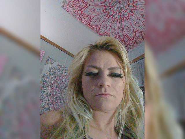 Capturas de pantalla de transmisión realchichi