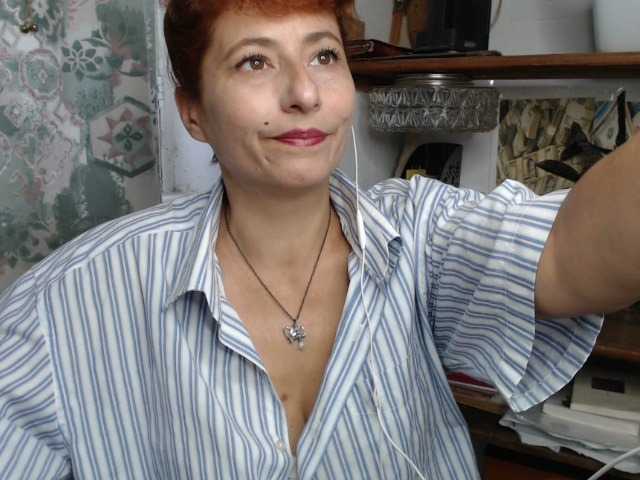 Fotos Ria777 I love hearing the tinkle of tips!Like me - 20tips or more) like my smale -20tips or more)like my eyes-20tips or more)stand up-30tips or more)open u cam-30tips)