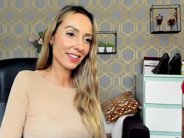 Capturas de pantalla de transmisión rikaBlondine