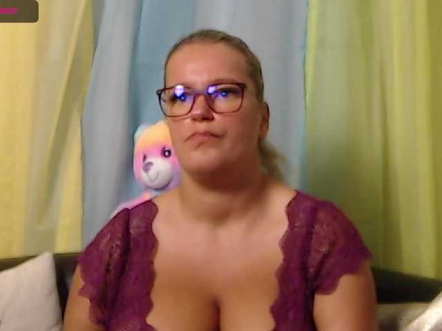 Capturas de pantalla de transmisión Roselyn25