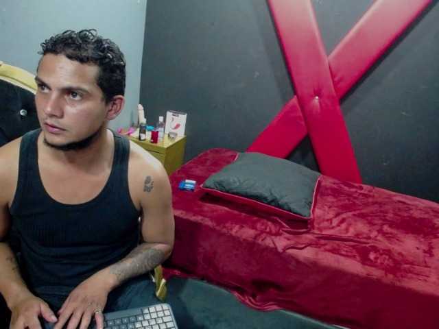 Capturas de pantalla de transmisión RousiieBoness1