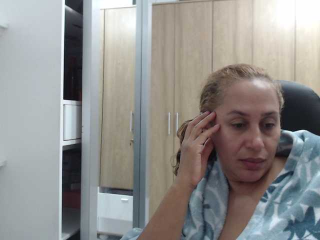 Capturas de pantalla de transmisión RoxanaMilf