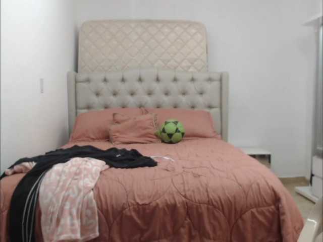 Capturas de pantalla de transmisión RoxanaMilf