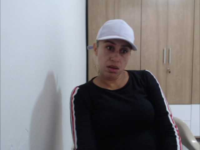 Capturas de pantalla de transmisión RoxanaMilf