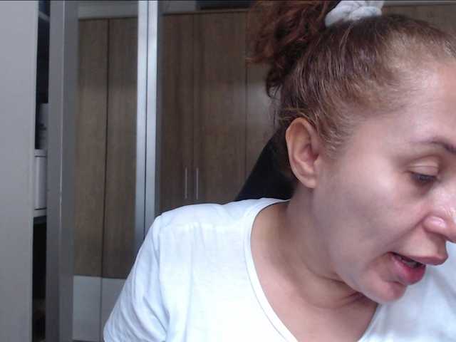 Capturas de pantalla de transmisión RoxanaMilf