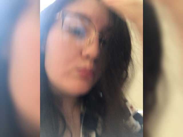 Capturas de pantalla de transmisión SaanviUwU