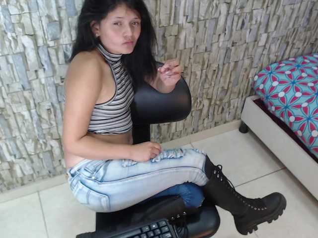 Capturas de pantalla de transmisión SAMANTHAA18