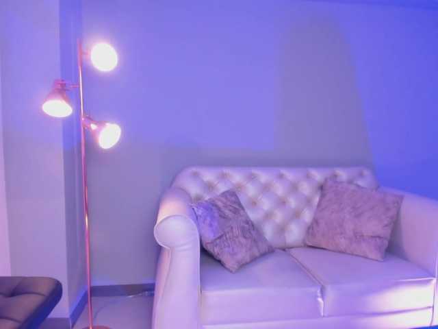 Capturas de pantalla de transmisión SamanthaGrand