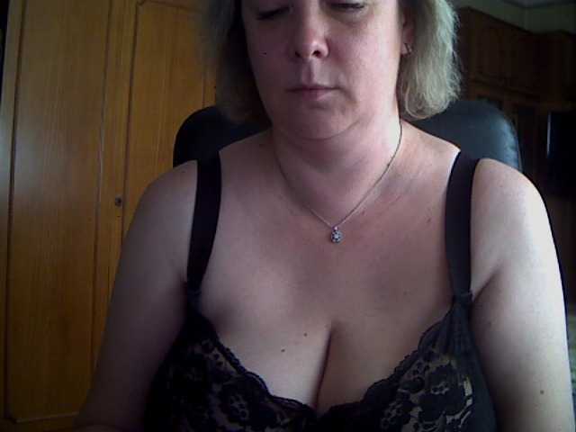 Capturas de pantalla de transmisión SamiraRose