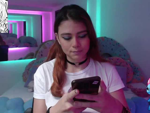 Capturas de pantalla de transmisión SaraClover