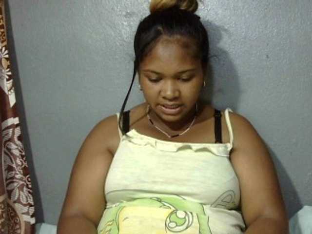 Capturas de pantalla de transmisión Sarah12a