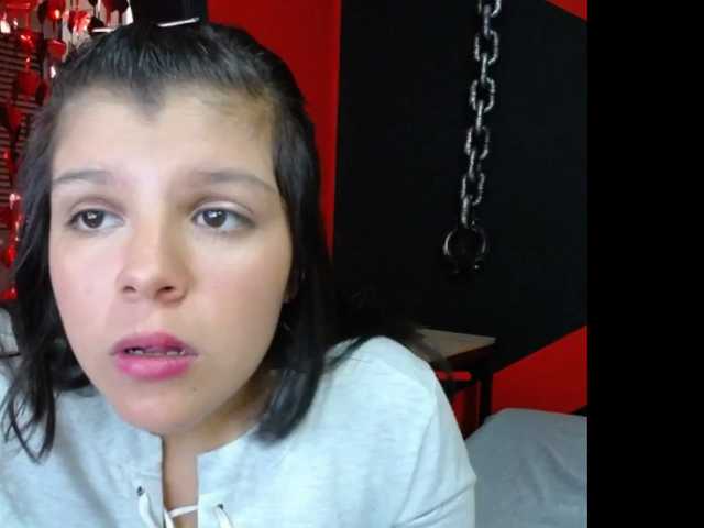 Capturas de pantalla de transmisión PalomaMami