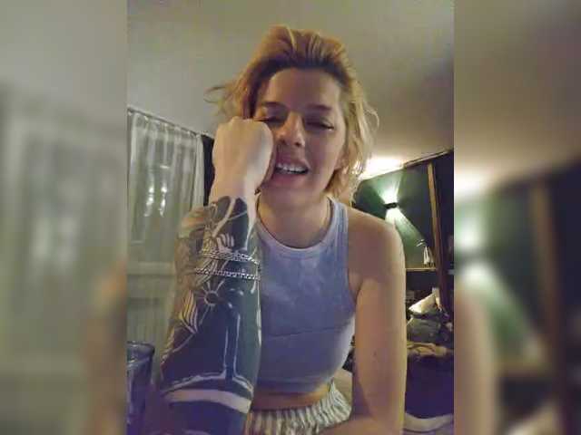 Capturas de pantalla de transmisión Scarla-Karla