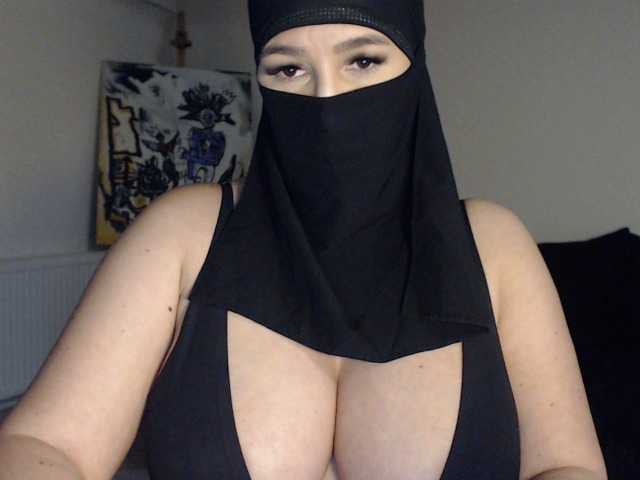 Capturas de pantalla de transmisión SelmaAzmani
